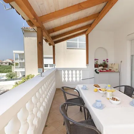Apartment Katka Near Blue Vodice