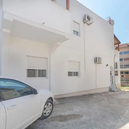 Katka Near Blue Apartment Vodice