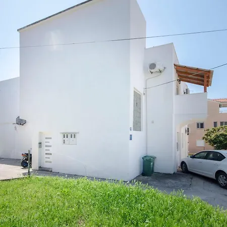 Apartamento Katka Near Blue Vodice