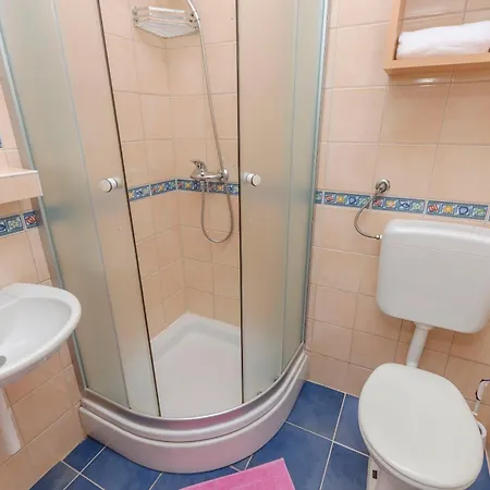 Apartment Katka Near Blue Vodice
