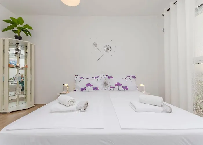 Apartamento Katka Near Blue Vodice